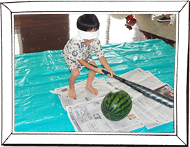 夏のスイカ割りの行事